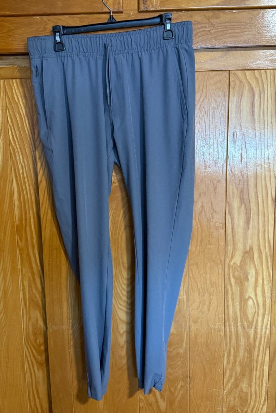 TravisMathew Men’s Travel 2.0 Jogger Pants Grey, M